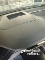  6 GTI mk8 عداد 30 ألف . اضافات نادرة . بحال الوكالة