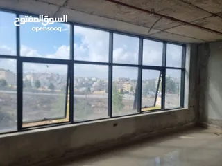  4 طابق تجاري للبيع الطيرة سنتر مقابل نيلسون مانديلا الشارع الرئيسي