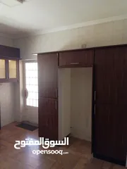  11 شقة ارضية للبيع في دير غبار