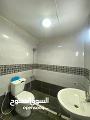  5 شقه فارغه للإيجار