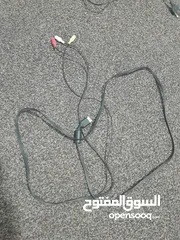  4 بلايستيشن سوني نظيفه شبه جديد في بس نتفه السلك مبين من اليد