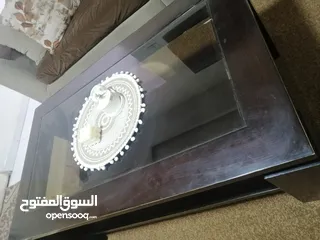  3 طاوله لون بني مع ملحق 3 احجام