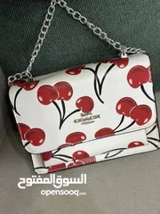 3 حقيبة COACH الأصلية – لمسة أنيقة بطابع مرح