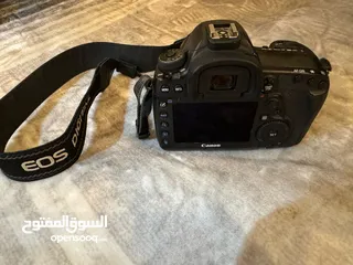  5 كاميرا canon 5d mark 4  مع عدسة 85mm 1.8