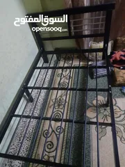  2 سرير للبيع مع الفرشه