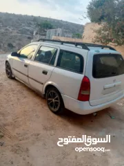  4 أوبل استرا