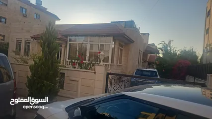  3 فيلا فاخرة للبيع في الجندويل
