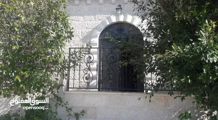  4 ستوديو للايجار