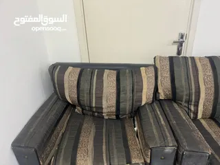  4 انتريه قعده بحاله جيده جدا موجود بمأدبا السعر  20دينار
