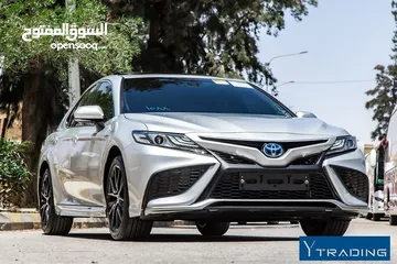  23 تويوتا كامري سبورت باكيج 2023 كلين تايتل بطاريه ليثيوم شبه زيرو ممشى 7 الاف