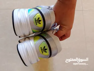  4 حذاء اديداس اصلي غير مستخدم جديد وارد أروبي