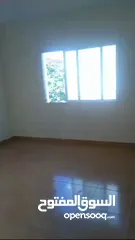  9 شقة فارغة للإيجار