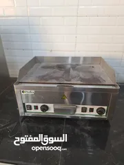  2 أغراض مطعم إيطالي للبيع  بحالة ممتازه