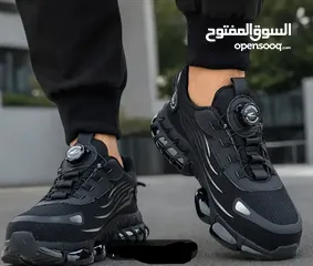  4 حذاء اسود لم يلبس جديد-رياضي-سهل اردتاء-45 EU-خامة ممتازة