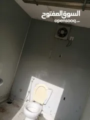  11 Second hand clean bathrooms