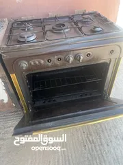  3 غاز بخمس عيون وفرن شغال 100 بالميه