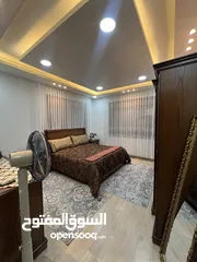 14 فيلا شبه قصر للبيع 3 طوابق