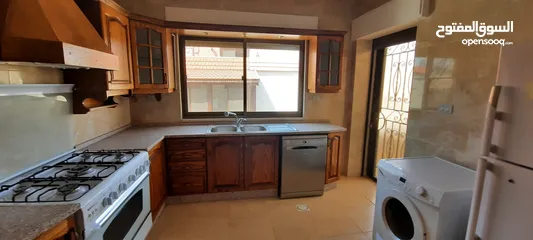  1 شقة غير مفروشة للإيجار 180م2 ( Property 12605 )-174848013