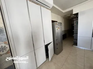  22 شقة مفروشة راقية للإيجار – طريق المطار  T213