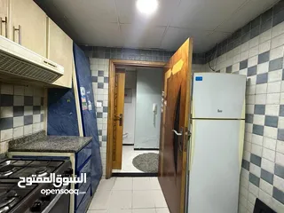  12 باطلالة شارع الشيخ خليفة - شقة مميزة جدا غرفة وصالة قريب من مدرسة الحكمة للايجار الشهري