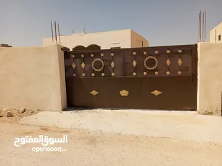  12 فني حداده لكافه اعمال الحداده والديكور وكافه اعمال الصيانه