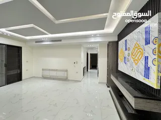  11 شقة طابق شبه ارضي للبيع مساحة 200م مع ترس وحديقه وكراج 250م بأجمل مناطق خلدا (مشروع 114