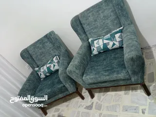  2 طقم كنب مستعمل بحالة الممتاز و الجديد  للبيع  بحاجه دهان شخوط فقط بسبب النقل