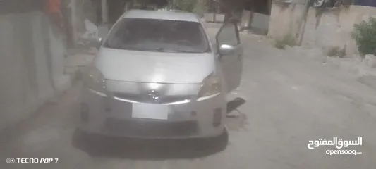  3 تويوتا بريوس للبيع موديل 2011