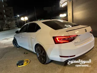  6 سكودا سوبير للبيع
