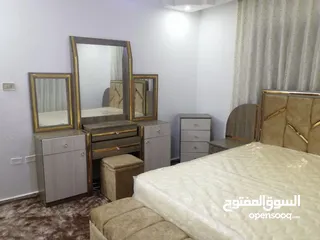  15 أثاث نظيف ( غرفة نوم ، غرفة جلوس ، غرفة ضيوف مع سفره ) شبه جديد