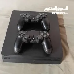  2 جهاز ps4 سلم معدل مع فلاشة  مع 2 أيادي   اصليات وا كثر من 20 لعبة فخمه