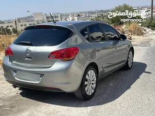  4 اوبل استرا 2011