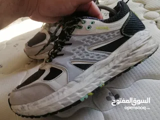  2 شوز اصلي اشتريته من التصفية ب 25 د بحالة ممتازة  نظيف جدا ملبوس مرتين فقط نمرة 42 للبيع بسعر مغري 8