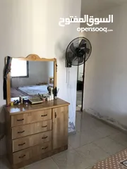  2 غرفه نوم لاتيه مقشره زان بحالة الوكاله للبيع بسعر مغري مع ملحقاتها