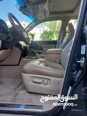  5 تويوتا لاندكروزر 2015 لون اسود V8 مالك اول  فحص كامل (  33,500 قابل للتفاوض  )