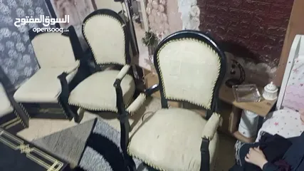  8 للبيع طقم كنب خشب زان بحاله ممتازه جدا الموقع اربد مع طولات للبيع المستعجل جدا  الرقم موجود