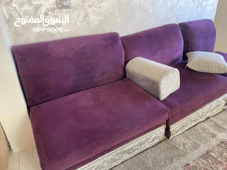  4 طقم كنب خليجي 12 مقعد لون بنفسجي  وخمس مراكي وخمس زوايا لون رمادي