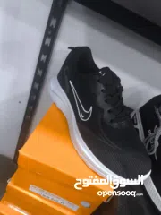  1 حذاء النايك الرياضي الترند فقط 70سبقل نمر من 40الى 45