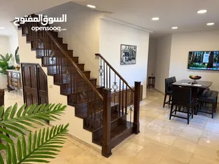  2 شقة مع روف 4 غرف فندقية مفروشة ملوكي للإيجار    السعر لليوم •اقل مدة اسبوع•