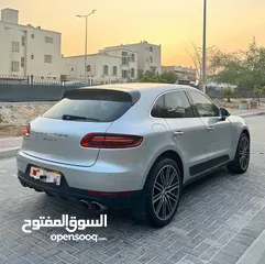  4 Porsche Macan S 2015