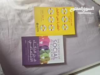  8 كتب/روايات/ مانغا مستعملة للبيع