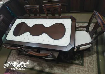 1 طاولة سفرة تفصيل مع 6 مقاعد للبيع