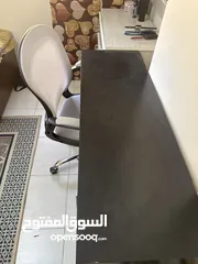  1 مكتب دراسي للبيع مستعمل الطاوله العرض :120cm الطول 80cm العمق 40cm الكرسي كروم ويتحمل اوزان ثقيله