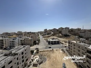  28 شقة فخمة طابق اخير + مع روف