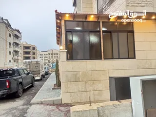  30 تركيب السيكوريت والمرايا وجميع أعمال الزجاج والألمنيوم بجودة عالية"