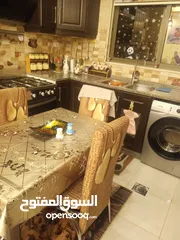  10 شقه للبيع طابق ارضي موقع مميز