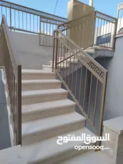  6 شقه مع حديقه للبيع