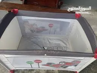  2 للبيع سريرين بيبي قابل للطي والتخزين بسهولة