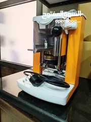  1 ماكينة تحضير القهوة -كبسولات- نوع -فابر-؛ صناعة إيطالية بالكامل.