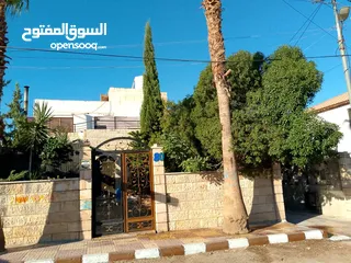  5 بيت مستقل للبيع بسعر مغري كاش من المالك مباشرة